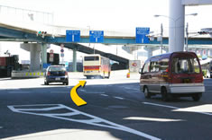 車でのアクセス案内写真(神戸大橋へ)