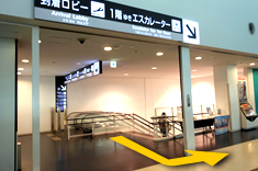 神戸空港からポートライナー乗り場までの案内3