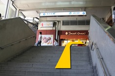 阪神神戸三宮駅(西口改札)からお越しの方へ案内