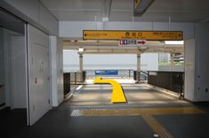 ポートライナー「市民広場」駅からワールド記念ホールまでの案内