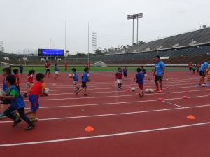 小学生ラグビー教室の様子